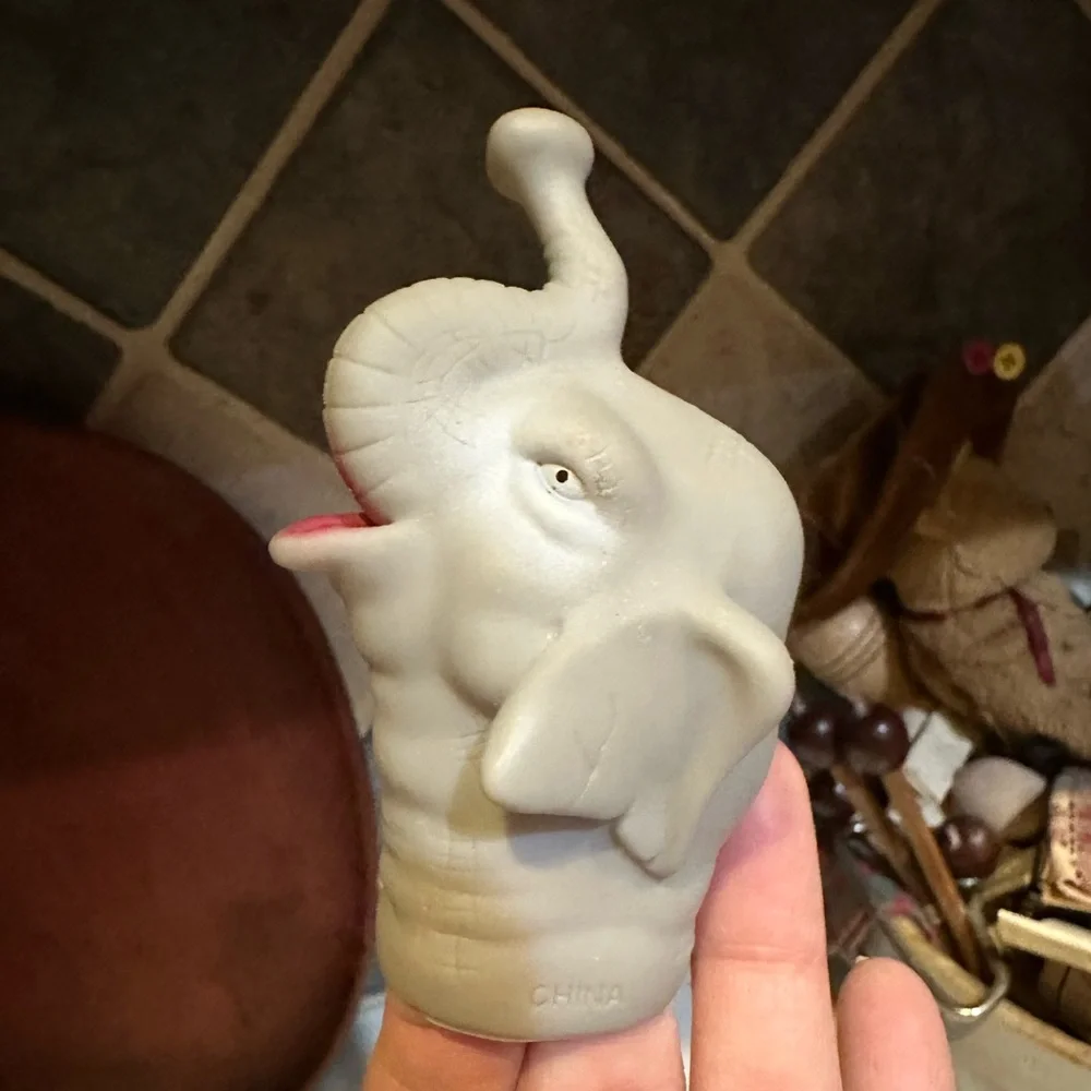 VTG RARE ELEPHANT FINGER PUPPET ZOO SAFARI JUNGLE LUCK LUCKY TOY COLLECTIBLE 3”